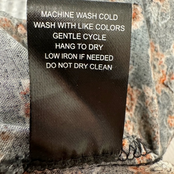 Women’s casual pants. Size Junior Large - Picture 6 of 7